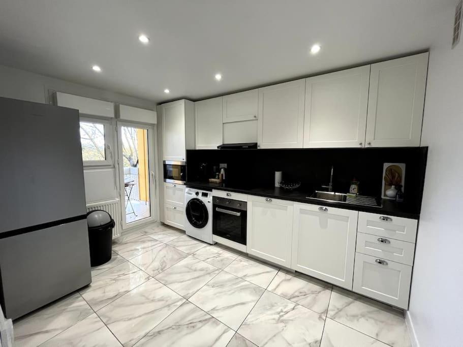 Hana Home Mantes-La-Jolie 6 Personnes Parking Public Gratuit Business&Family Exterior foto